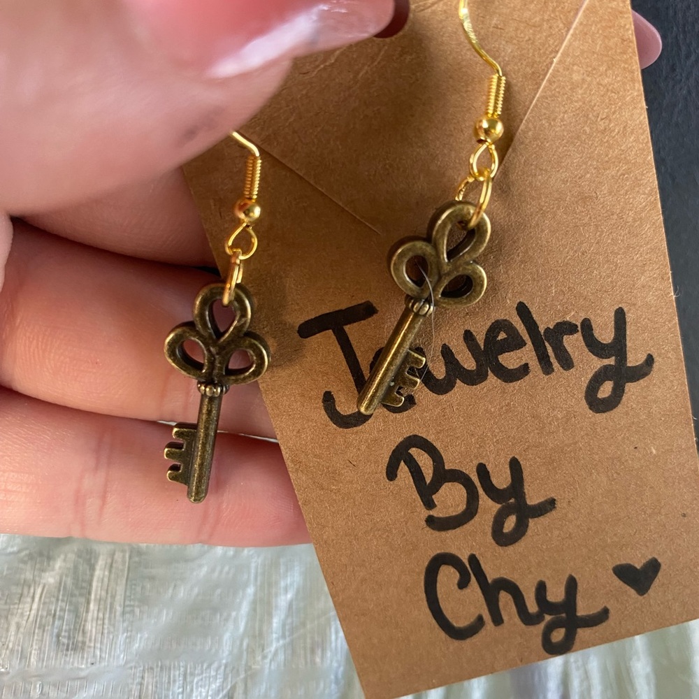 Handcrafted key earrings!! - Picture 4 of 5